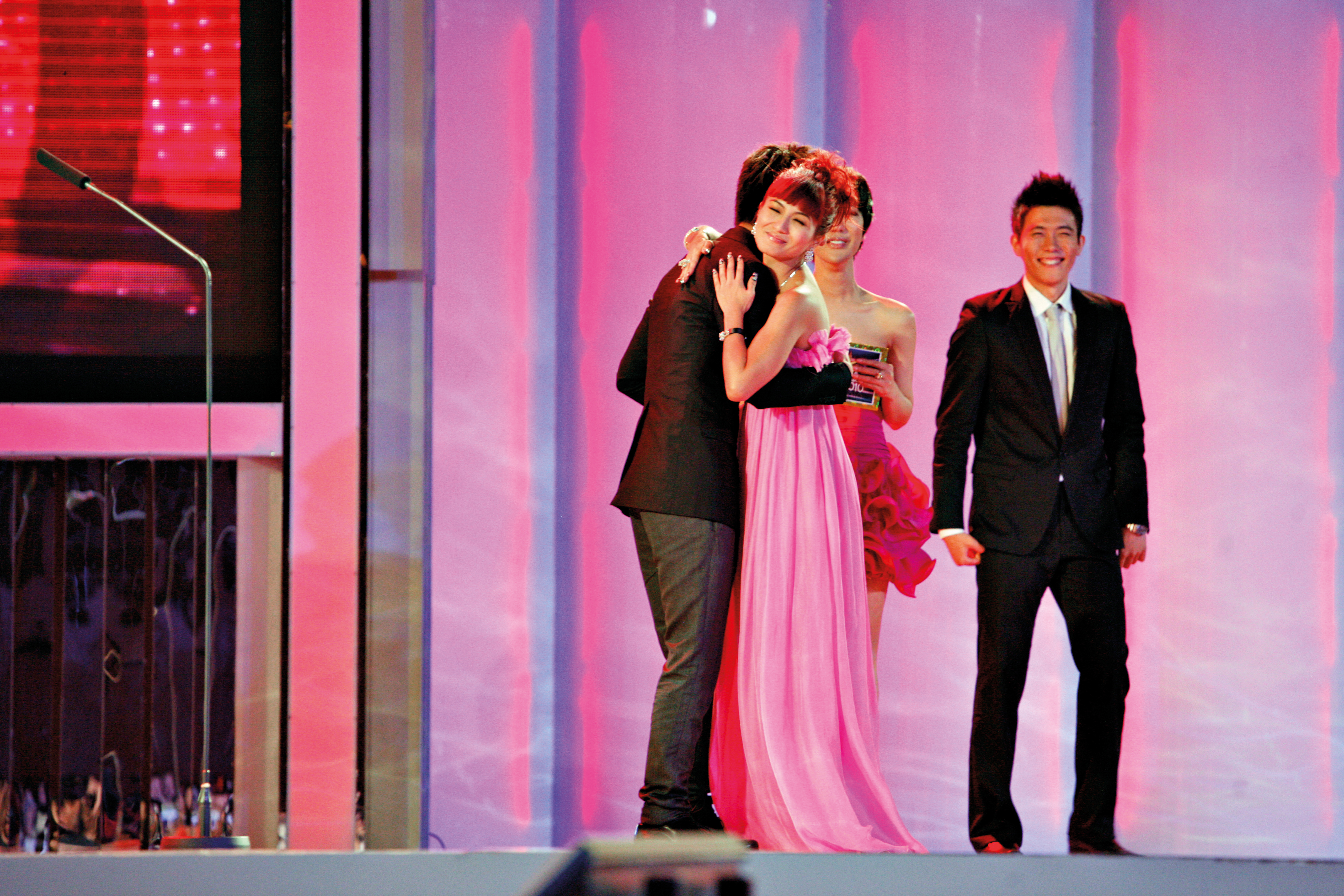 13. Mark Chao hug fest -  20103