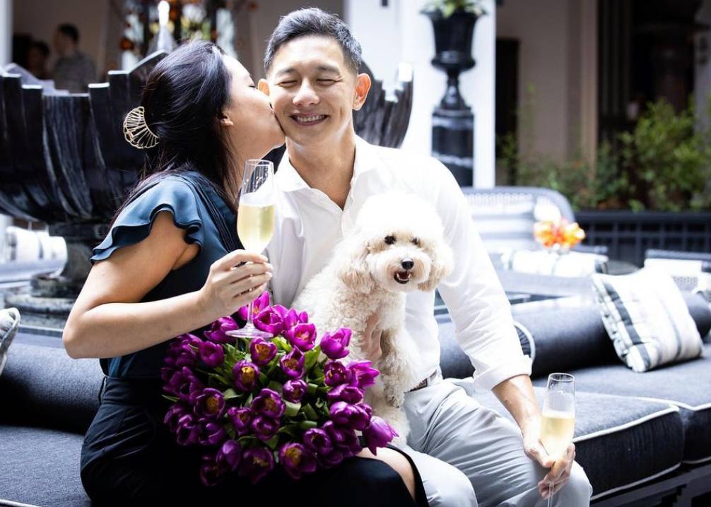 The couple didn't forget their pet dog too