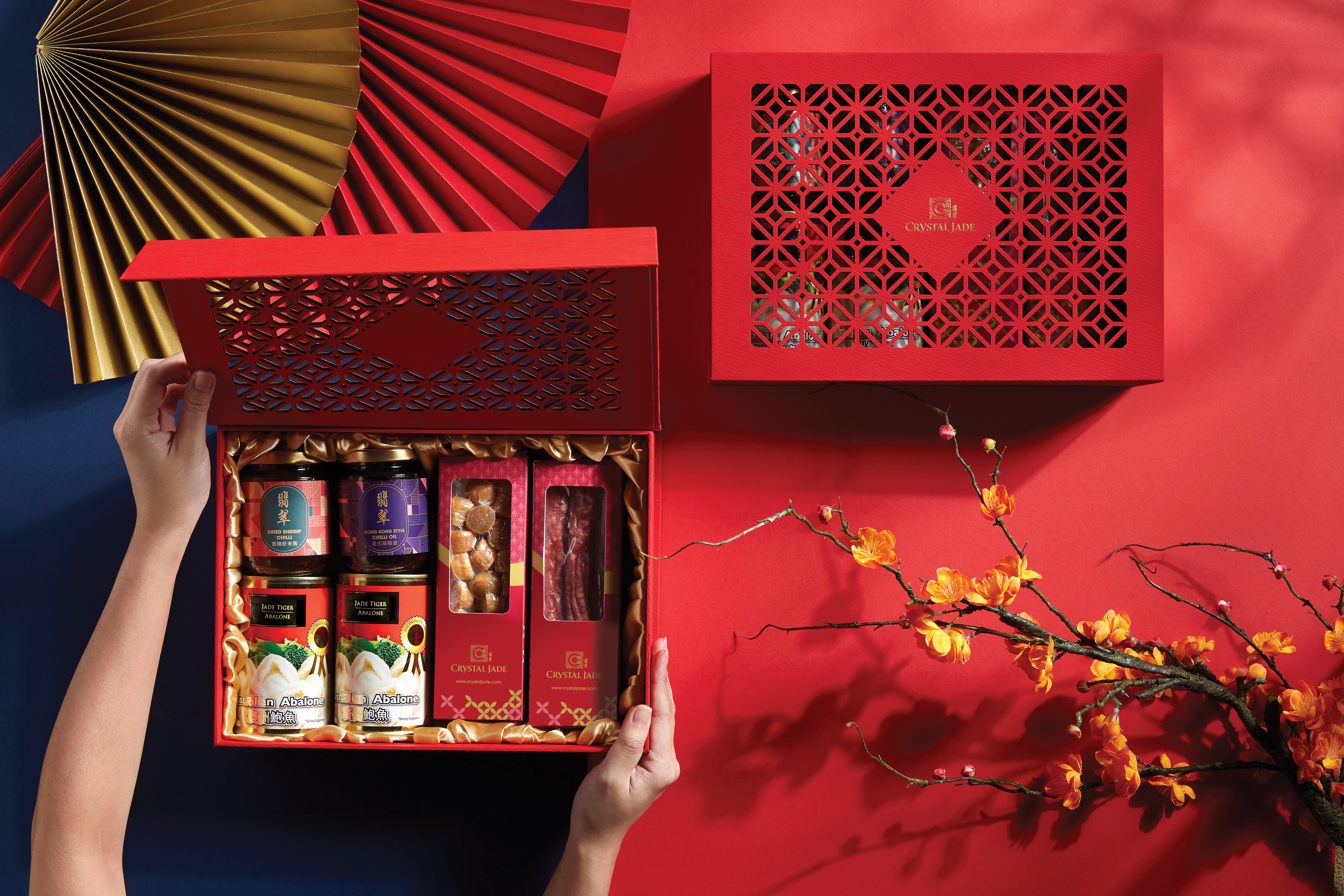 #6: For those who love to wish good fortune in the form of hampers and gift sets 