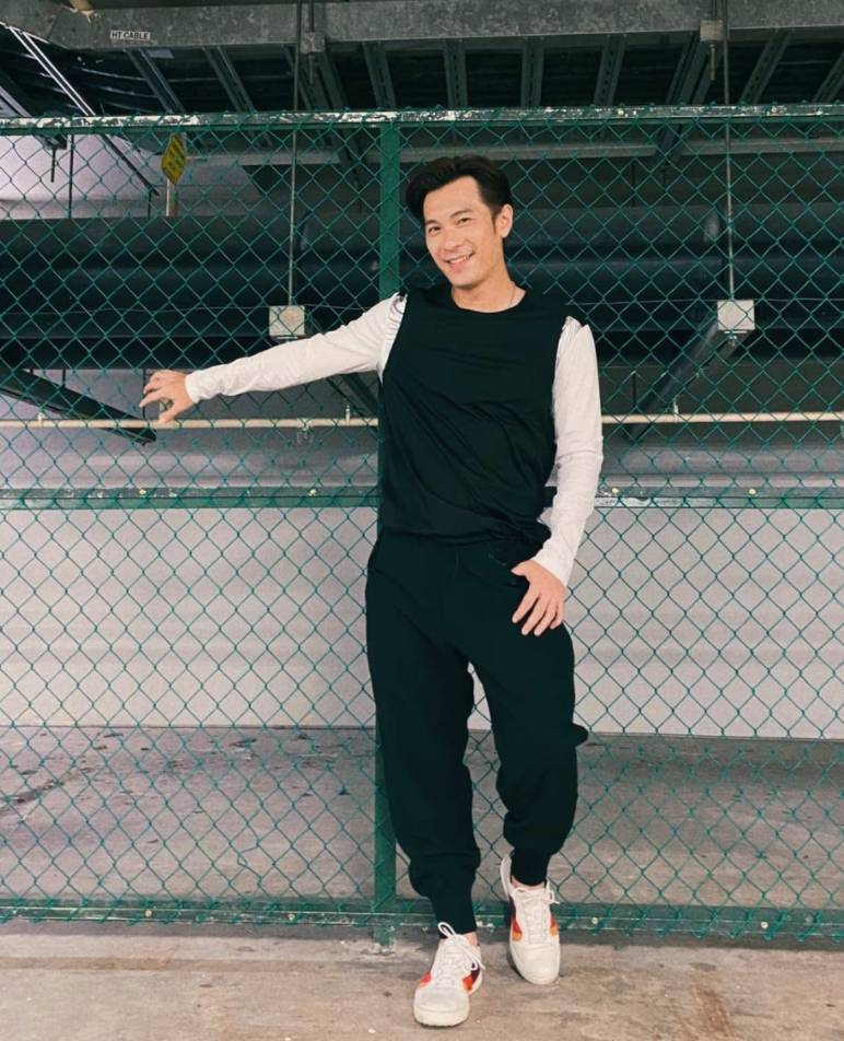 He's a pretty good dancer, no?