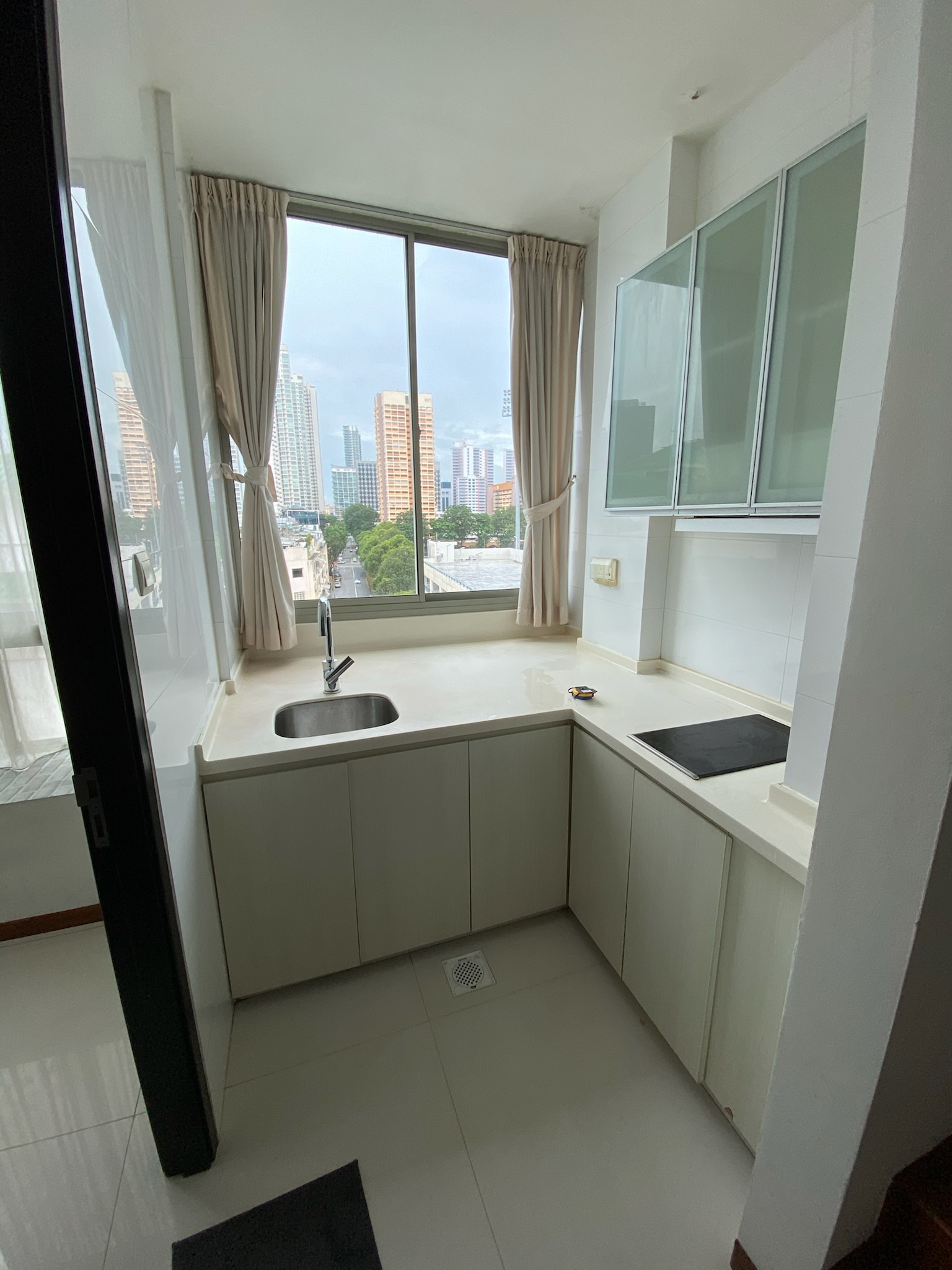 06a MBR before - Level 1 Kitchen