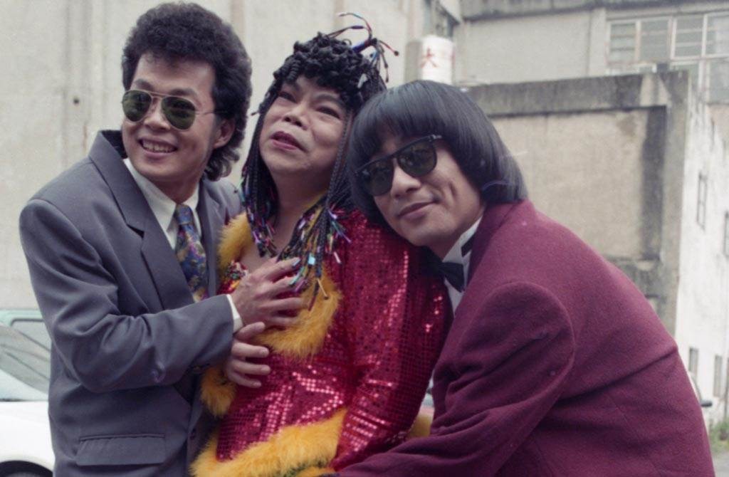 Cai Tou with members from Red Top Artists