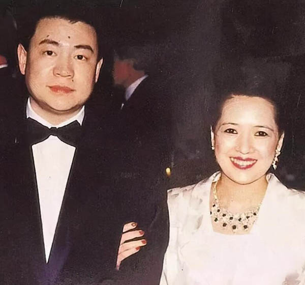 Hongkong billionaire Joseph Lau & his first wife Teresa Po