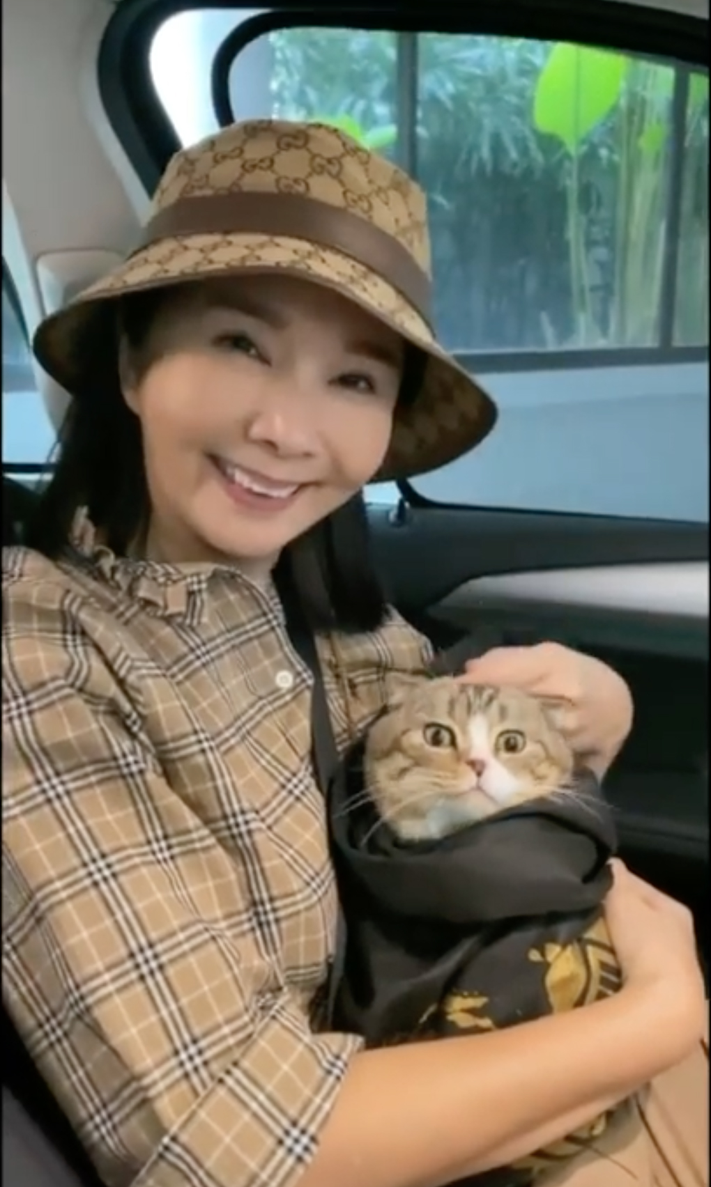 Chen Xiuhuan adopted a special needs cat