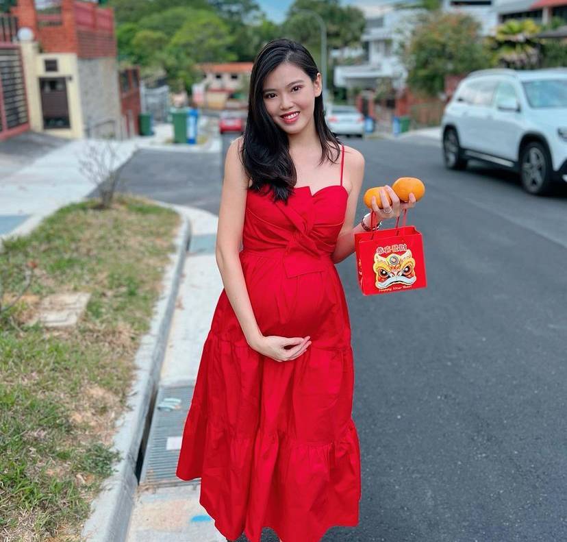 Kimberly Chia (and her baby bump) went visiting