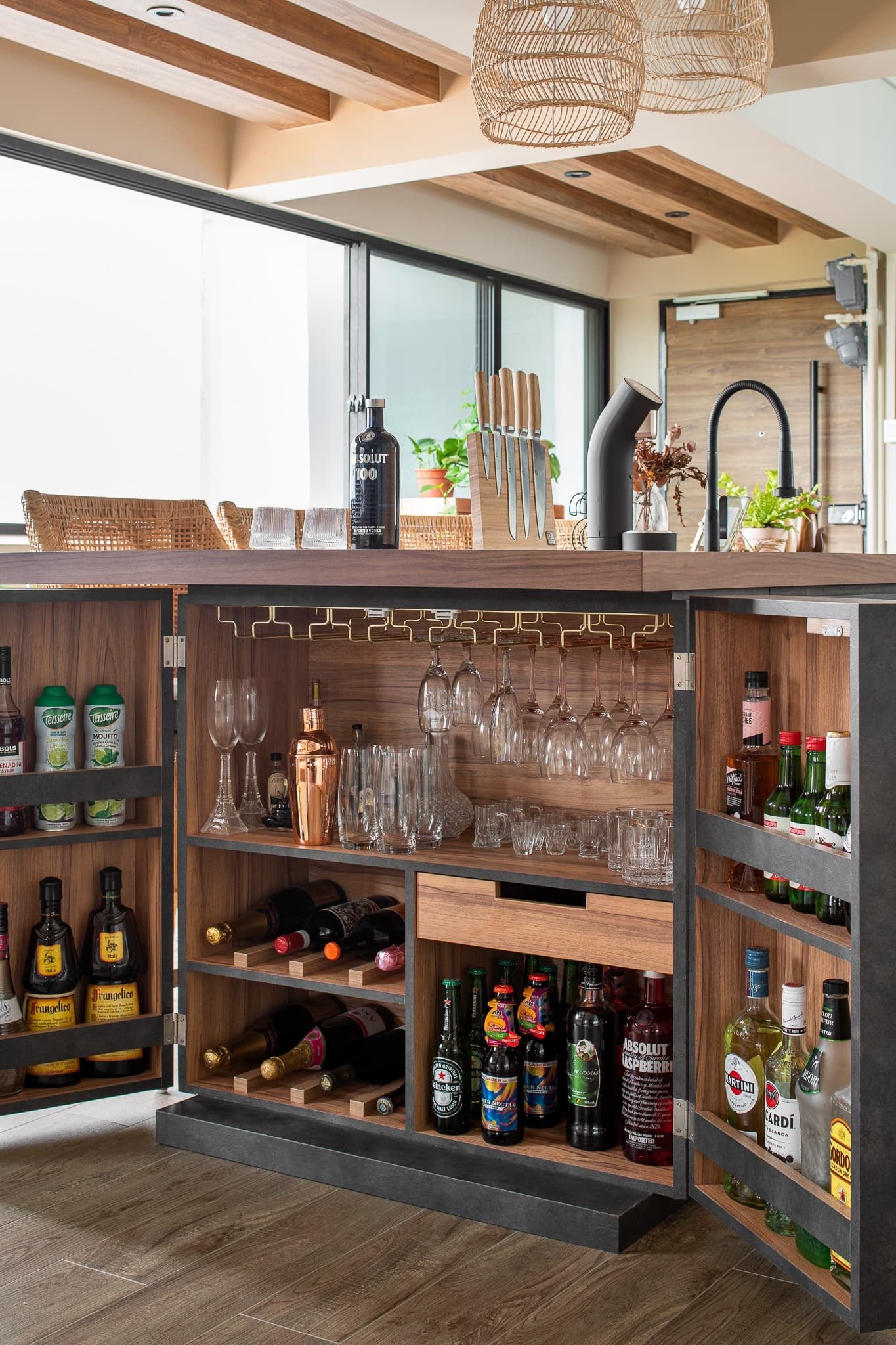 Pasir Ris resale flat house tour: Kitchen island bar