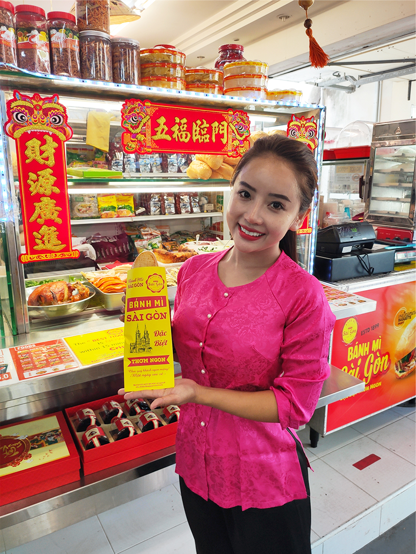 Lady boss comes from family of banh mi shop owners in Vietnam