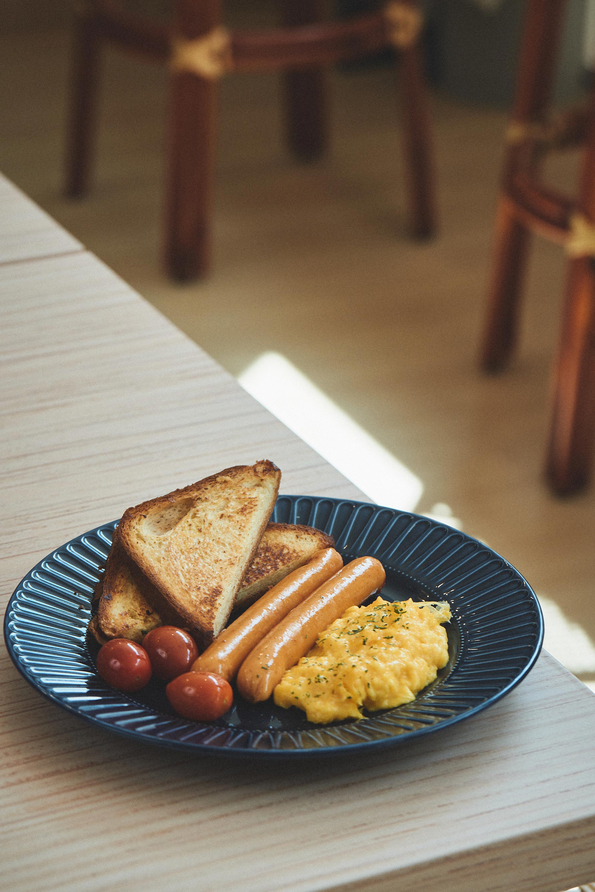 Business Class Breakfast, $18