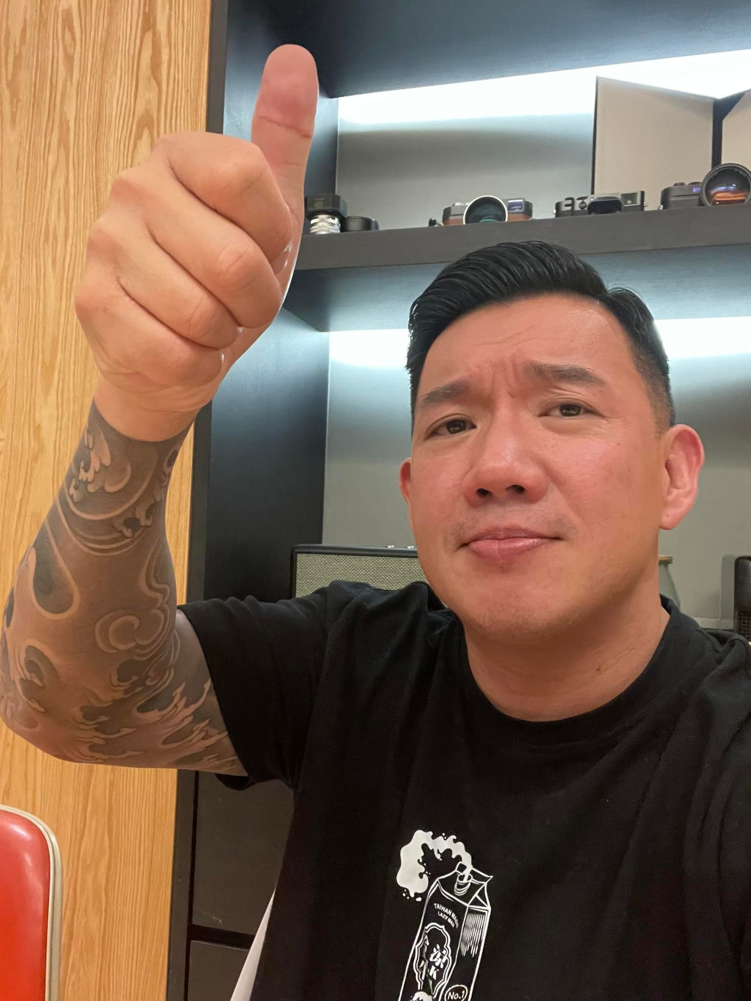 Thumbs up for his generosity