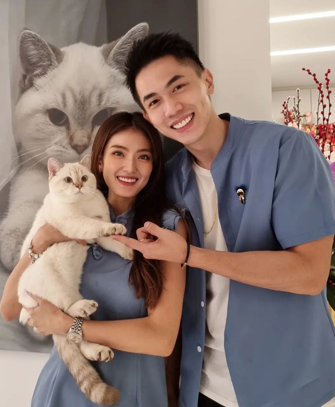 They're just colleagues, everyone