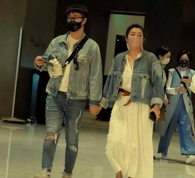 They arrived at the party hand-in-hand (and in matching outfits too)