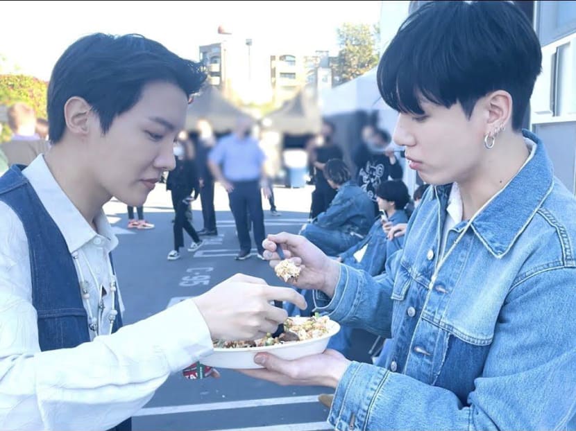 Jungkook of BTS inspires Chipotle to change its Twitter name after he mispronounces it Jungkook of BTS inspires Chipotle to change its Twitter name after he mispronounces it
