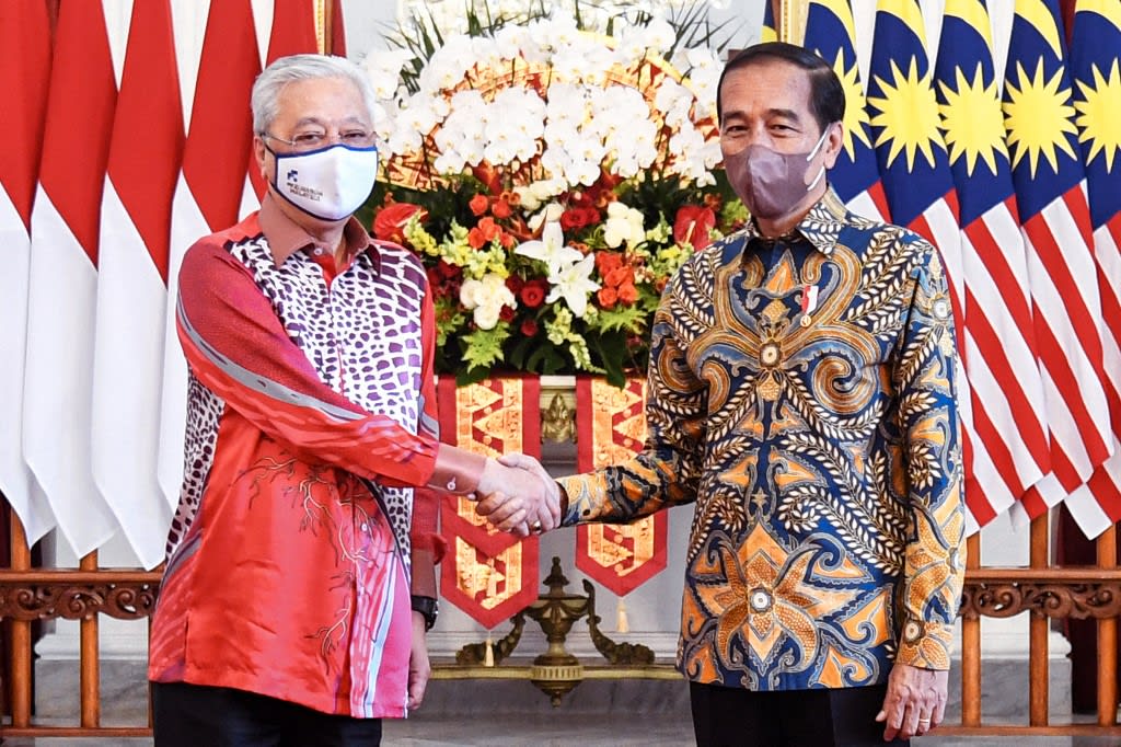 Indonesian minister rejects Malaysian PM’s proposal for Malay to be second official language for Asean Indonesian minister rejects Malaysian PM’s proposal for Malay to be second official language for Asean
