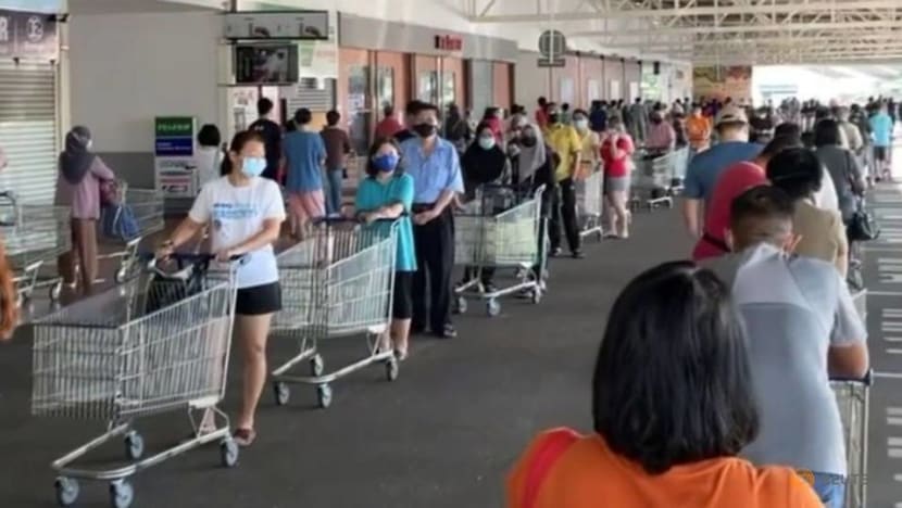 Malaysia reports 6,999 new COVID-19 cases, down more than 2,000 from previous day Malaysia reports 6,999 new COVID-19 cases, down more than 2,000 from previous day