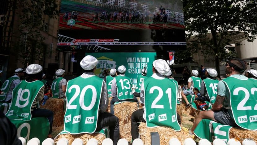 Horse racing-Incentivise hot favourite to win Melbourne Cup Horse racing-Incentivise hot favourite to win Melbourne Cup