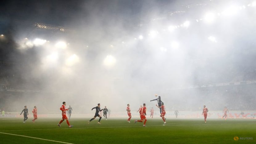 Frankfurt and Freiburg lose ground with 1-1 draw Frankfurt and Freiburg lose ground with 1-1 draw