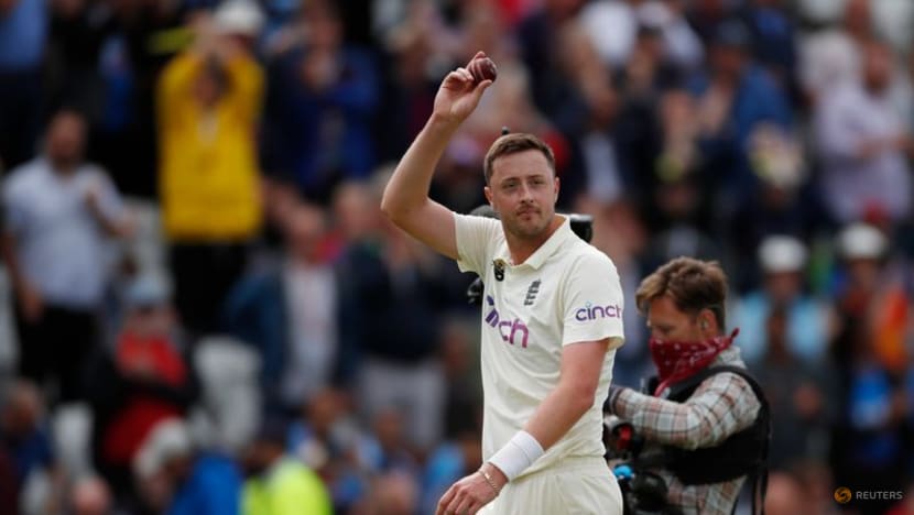Cricket-Rahul and Jadeja give India handy lead in wet Nottingham Cricket-Rahul and Jadeja give India handy lead in wet Nottingham