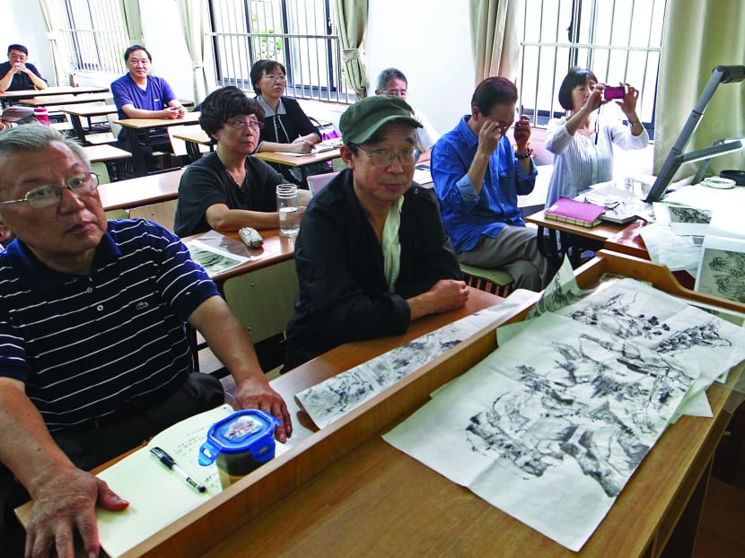 Shanghai's elderly never too old for school