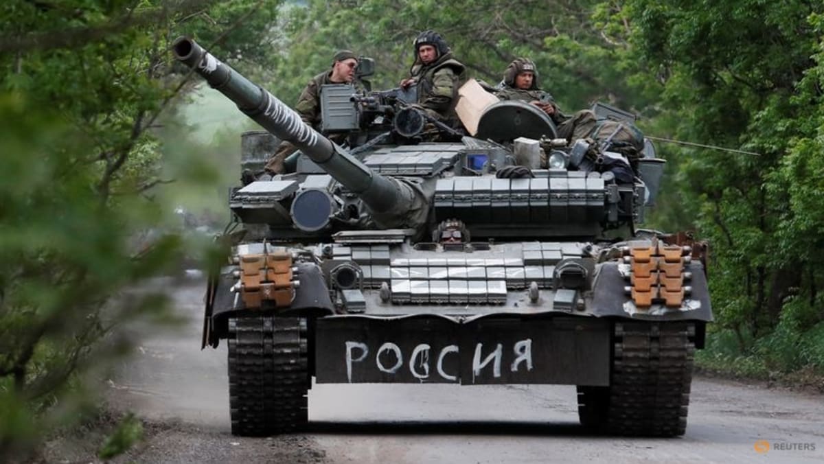 Russia launches all-out assault to encircle Ukraine troops in east