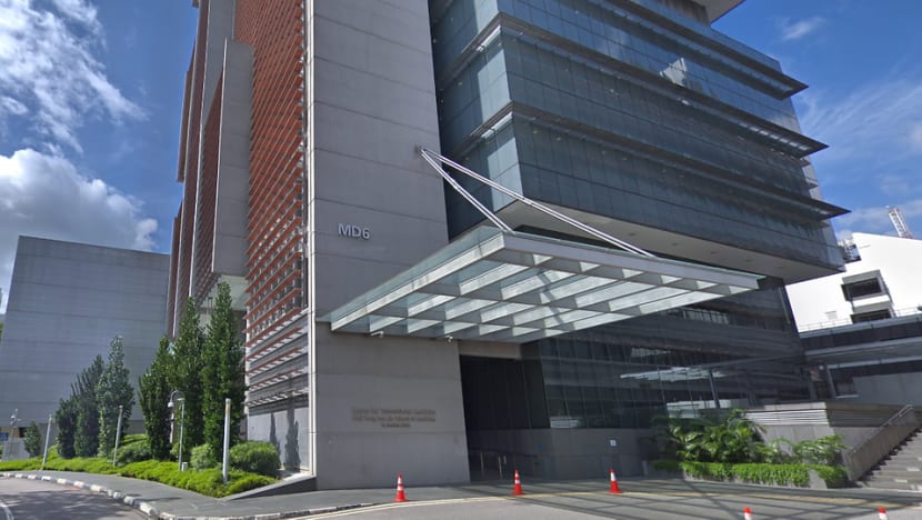 1,000 people evacuated after fire breaks out at NUS building 1,000 people evacuated after fire breaks out at NUS building