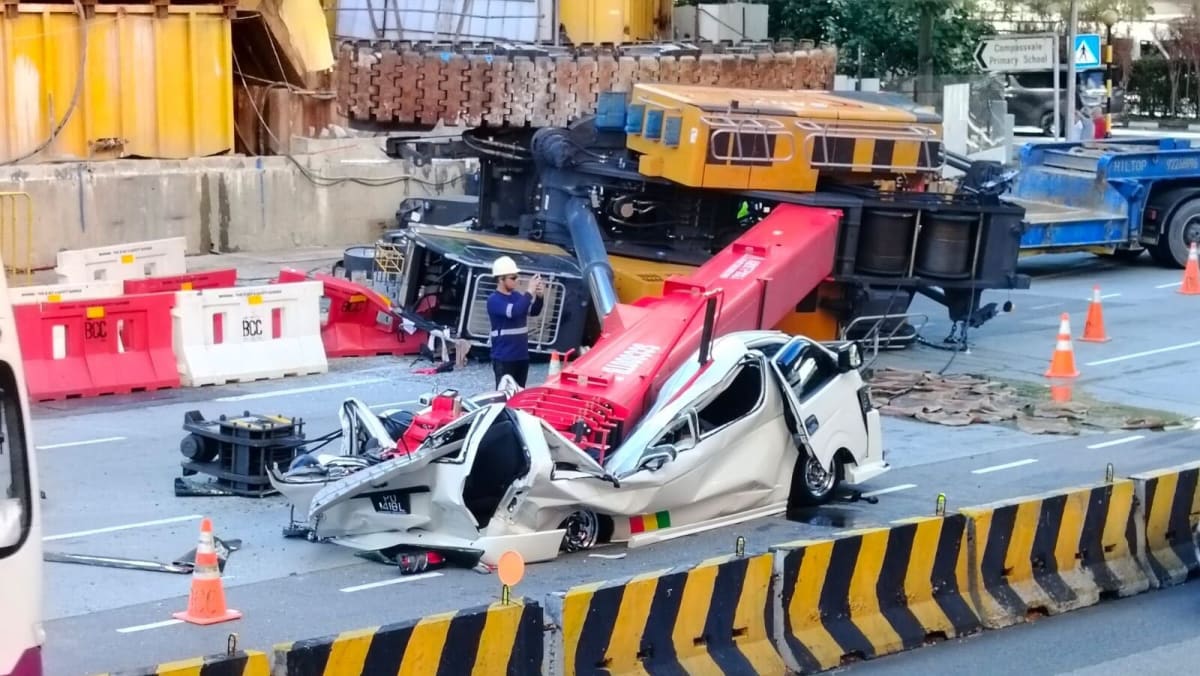One person taken to hospital after crane topples and crushes van at Sengkang worksite - Vimarsana News