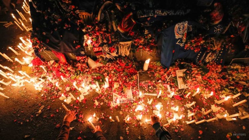 Kecewa vonis bebas polisi terdakwa tragedi Kanjuruhan, pengacara korban serukan dakwaan baru Kecewa vonis bebas polisi terdakwa tragedi Kanjuruhan, pengacara korban serukan dakwaan baru