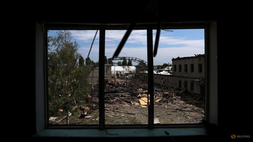 Ukrainians hold out as Russia storms eastern city on war's 100th day Ukrainians hold out as Russia storms eastern city on war's 100th day