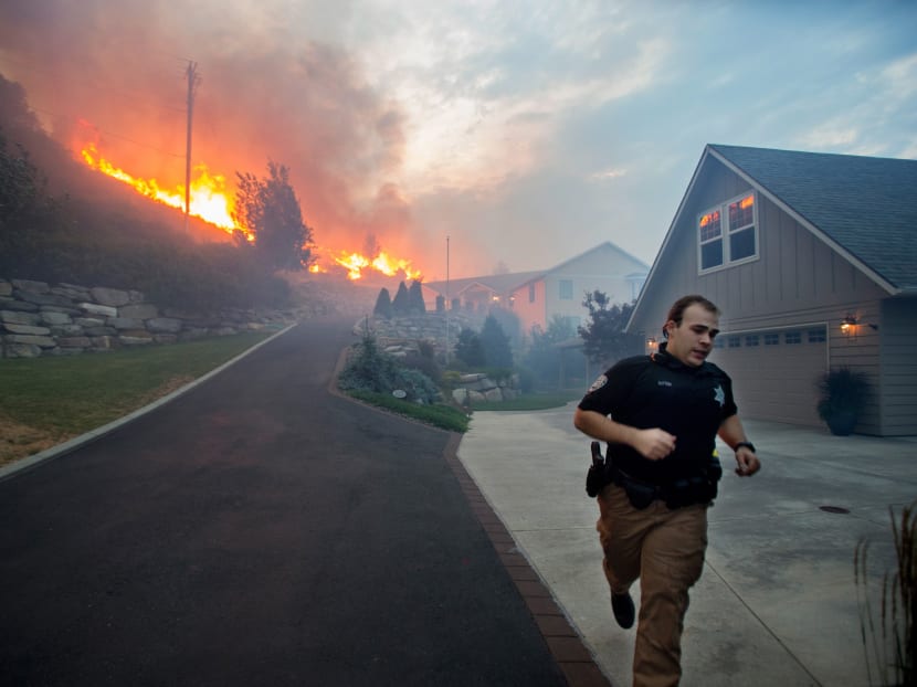 'Mind blowing' flames destroy homes in Washington state
