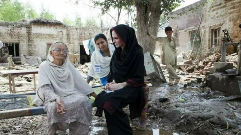 Angelina Jolie lawat Pakistan bagi tarik perhatian bantu mangsa banjir