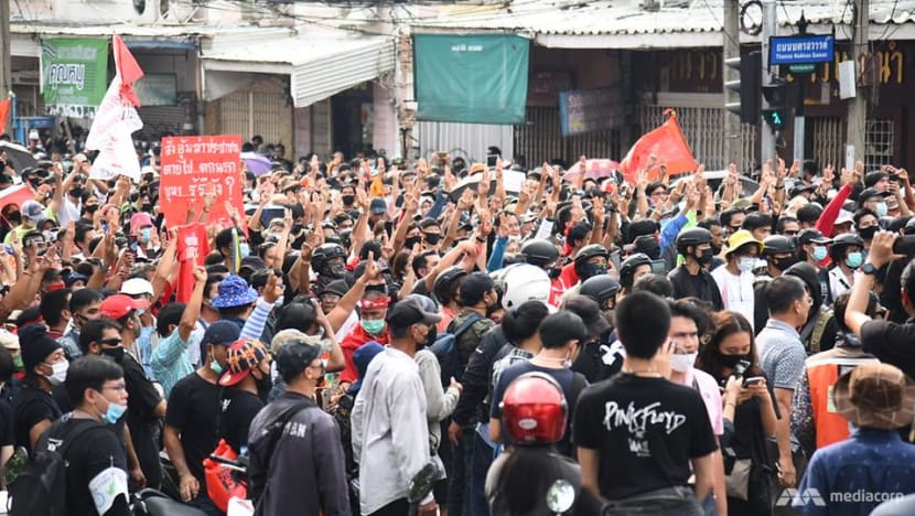 Thai protesters demanding reforms take to Bangkok streets, march to Government House Thai protesters demanding reforms take to Bangkok streets, march to Government House