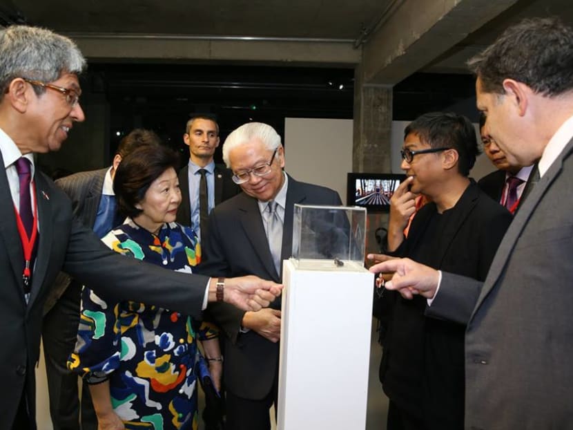 President Tony Tan takes in Singapore art at Palais de Tokyo