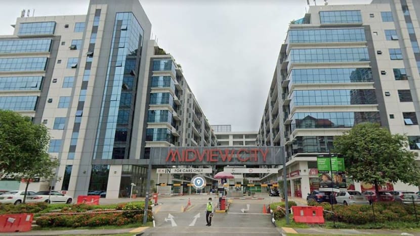 52 arrested for suspected COVID-19 safe distancing offences at Midview City in Sin Ming 52 arrested for suspected COVID-19 safe distancing offences at Midview City in Sin Ming