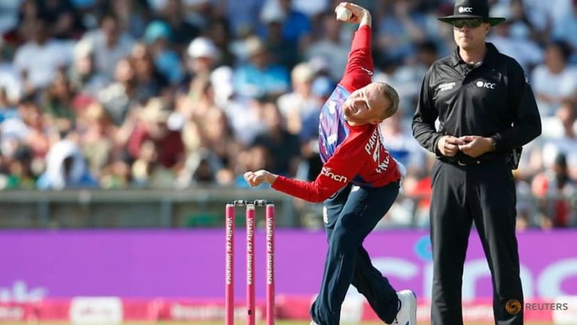 Cricket-Spinners shine as England beat Pakistan to level T20 series 1-1 Cricket-Spinners shine as England beat Pakistan to level T20 series 1-1