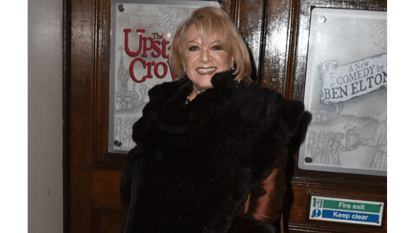 Elaine Paige 'can't stand' chomping theatre-goers