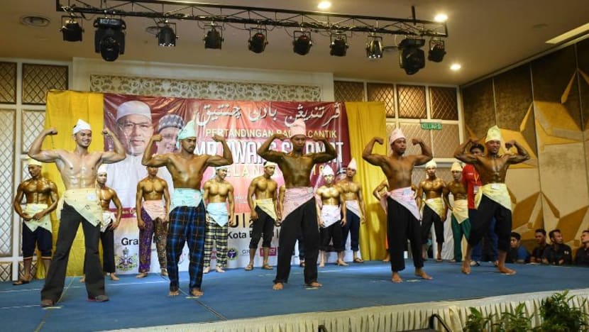 Pertandingan bina badan 'Mr. Awang Selamat' versi 'halal' di Kelantan