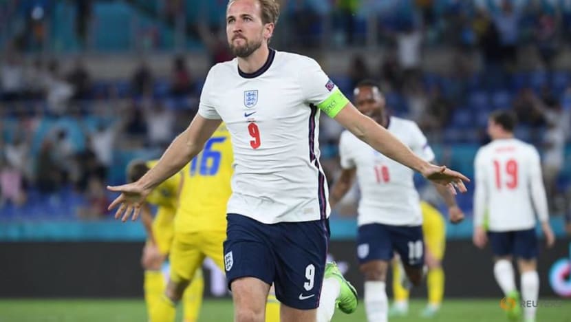 Soccer-Kane at the double as England cruise past Ukraine into Euro semis