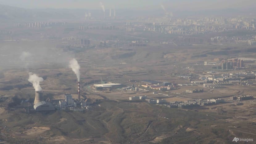 China promotes coal in setback for efforts to cut emissions