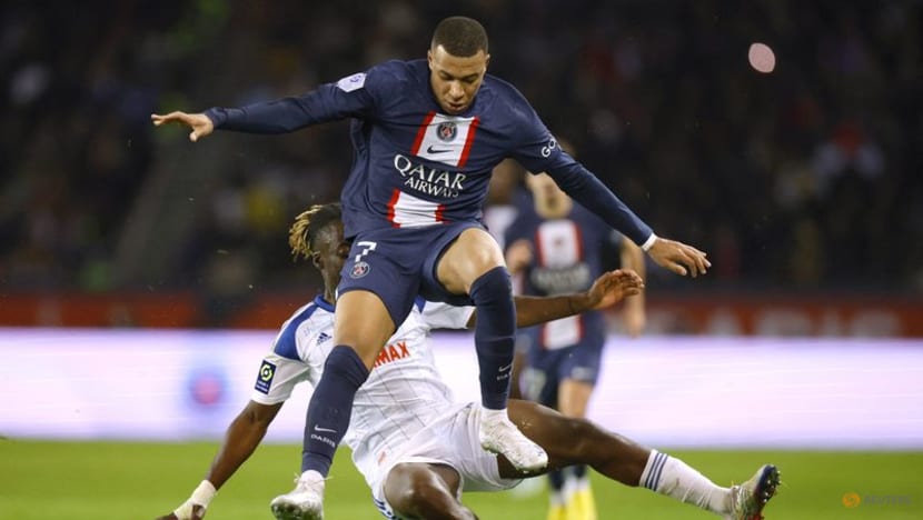 Mbappe scores late penalty to secure PSG 2-1 win over Strasbourg Mbappe scores late penalty to secure PSG 2-1 win over Strasbourg