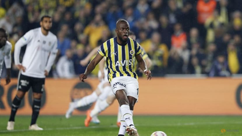 Fenerbahce's Valencia 'fine' after collision in league game