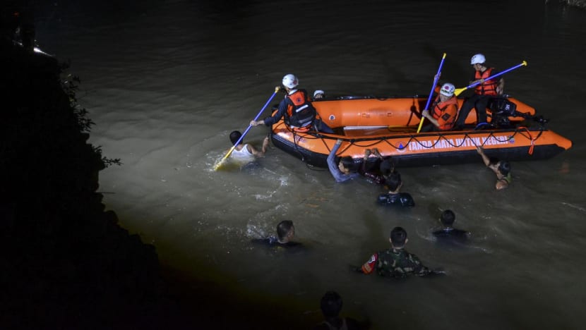 11 students drown, 10 rescued during school outing for river cleanup in Indonesia