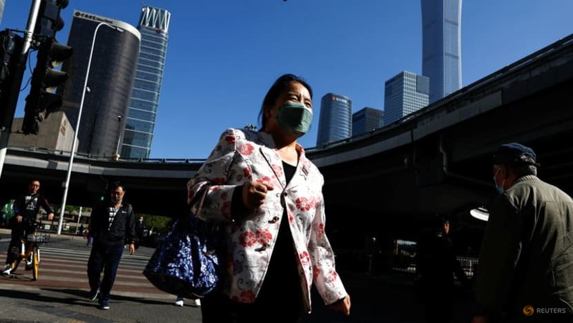 Chinese regulators try to assure sceptical foreign financiers