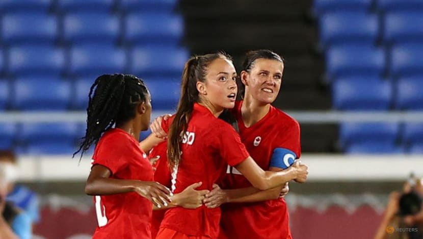 Olympics-Soccer-Sinclair finally claims soccer gold for Canada Olympics-Soccer-Sinclair finally claims soccer gold for Canada