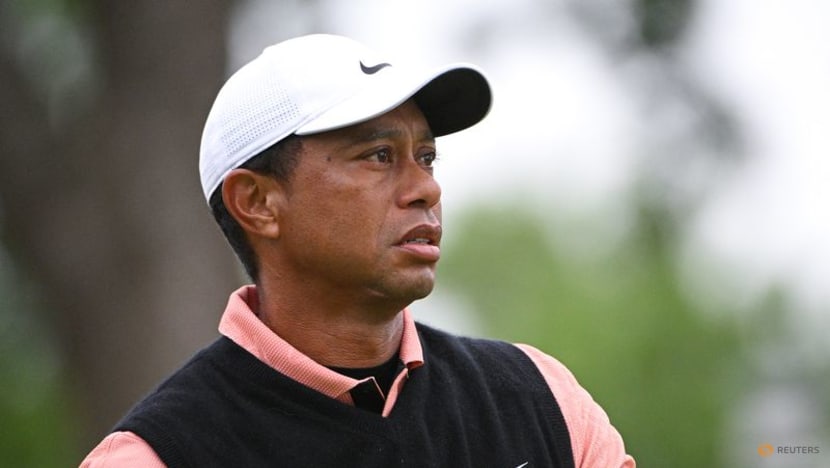 Woods charge fizzles in third round at rainy PGA Championship