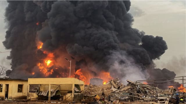 几内亚首都一石油码头爆炸 百余人死伤