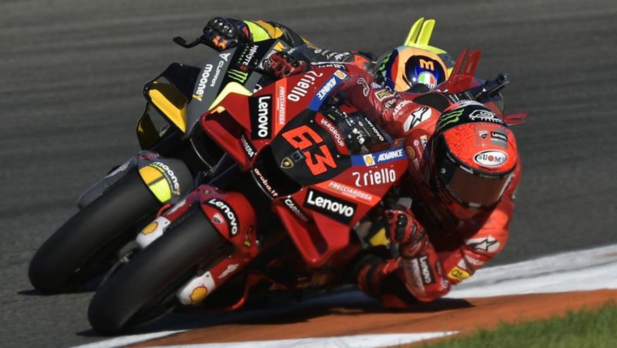 Bagnaia memenangkan gelar MotoGP pertamanya saat Ducati mengakhiri kekeringan selama 15 tahun
