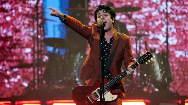 不满堕胎权判决　Green Day主唱扬言放弃美国国籍