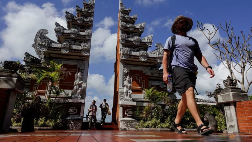 Revoke visa-on-arrival scheme for Russians and Ukrainians: Bali governor Revoke visa-on-arrival scheme for Russians and Ukrainians: Bali governor