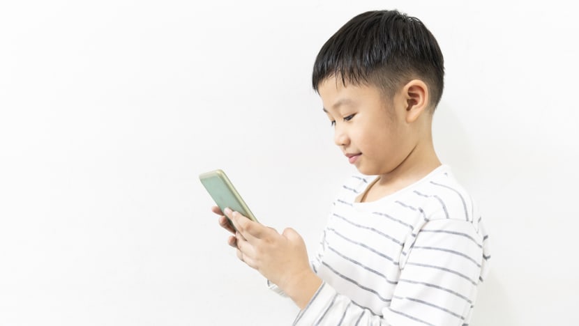 Commentary: It’s not your fault if your kids won’t put down their smartphones Commentary: It’s not your fault if your kids won’t put down their smartphones