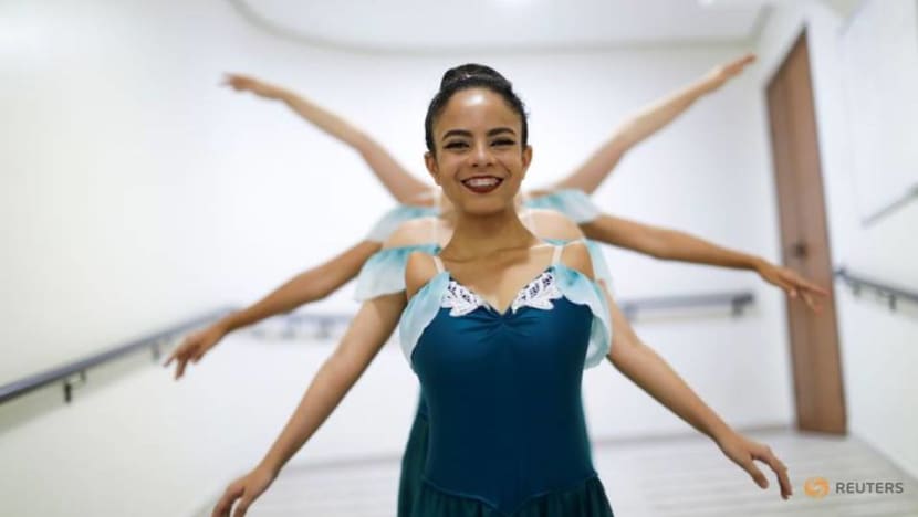 Brazilian ballerina born without arms soars with her attitude