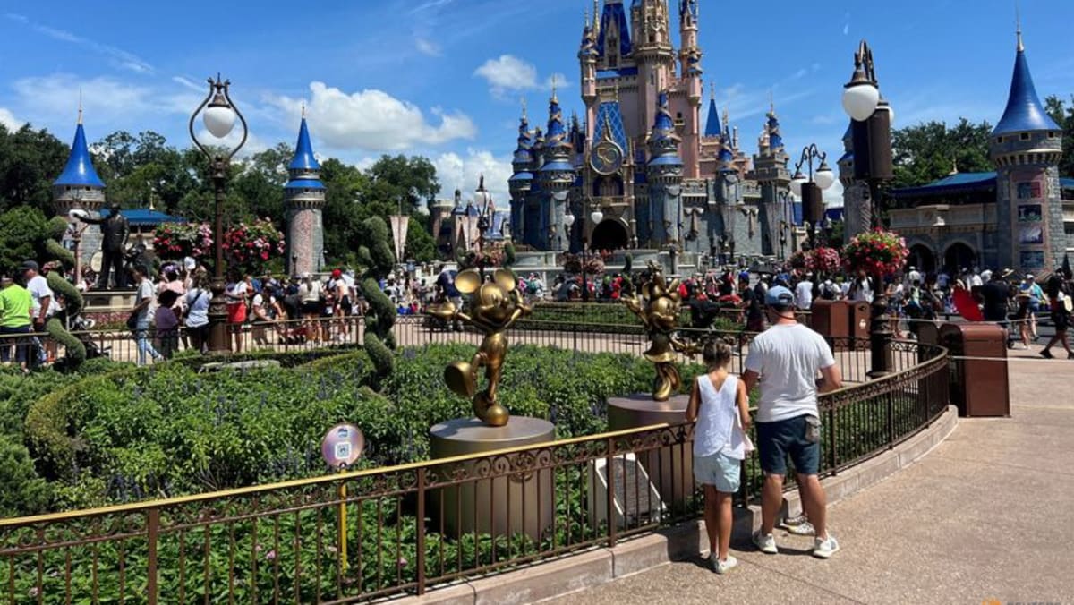 Saham Disney jatuh karena kerugian streaming mereda, tetapi beberapa pelanggan pergi